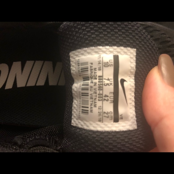 Sneakers - Picture 5 of 6